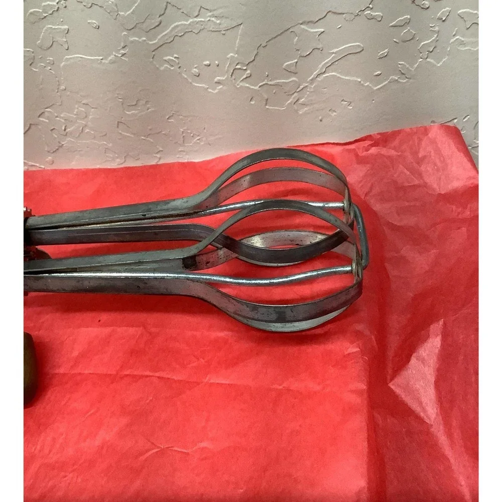 Vintage Hand Beater‎
